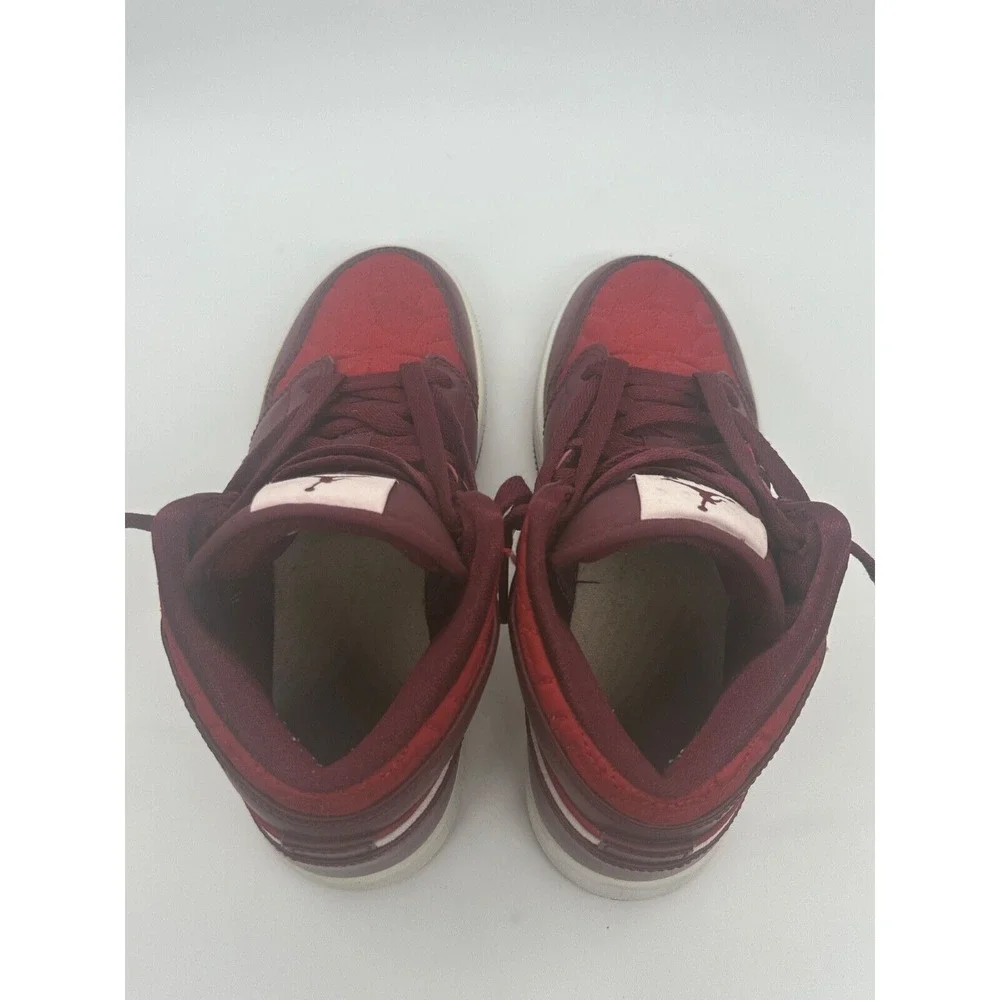 Nike Air Jordan 1 Mid SE GS Red Quilt AV5174-600 Size 4.5Y‎
